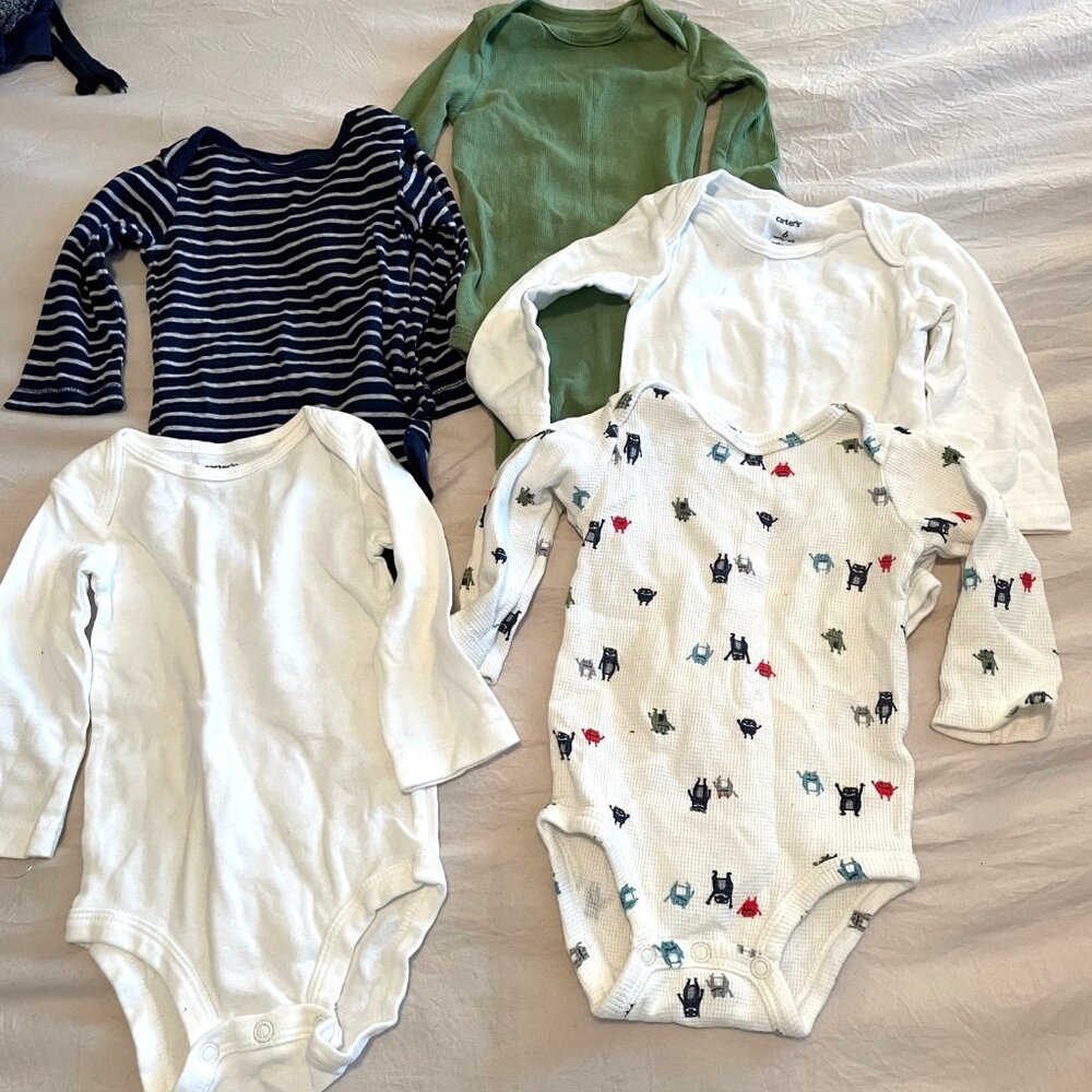 Long sleeve onsies size 6 months